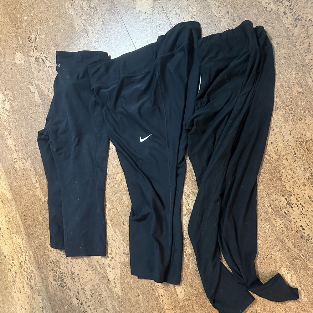 Bundle of 3 pairs of XL/T&C black leggings in VGUC